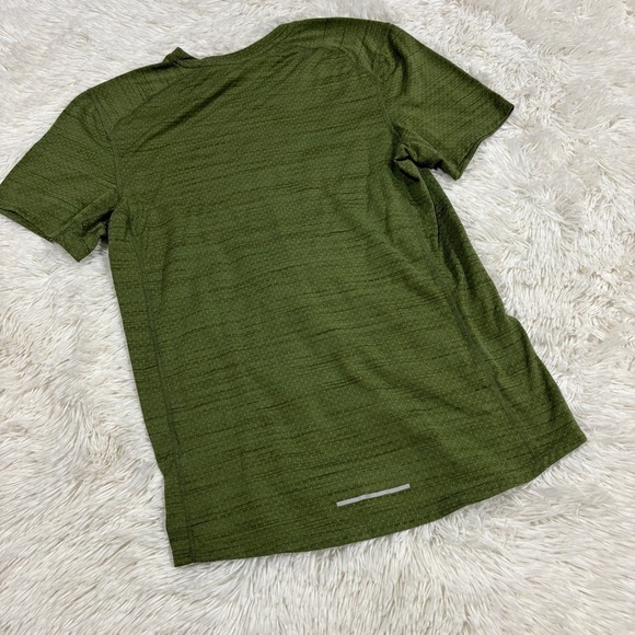 The NIKE Tee Dri Fit Legend Crossdye Short Sleeve Heathered Shirt Crew Neck S - Picture 9 of 11